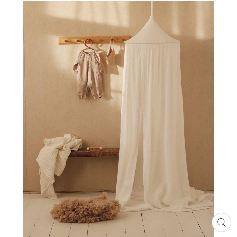 Moi Mili nursery White Canopy